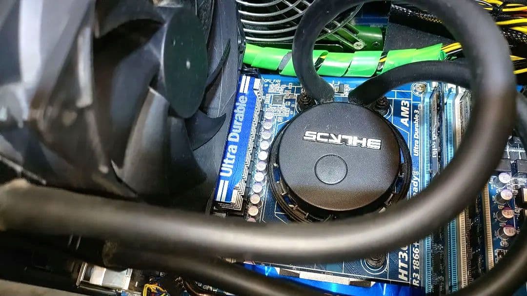 ミドルタワーPCケース MSIグラフィックカード付き ジャンク