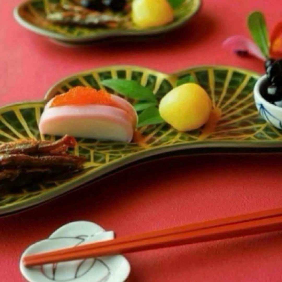 【新品】【大人気】有田焼幸楽窯　錦茶緑金松葉形前菜皿3枚セット　縁起物