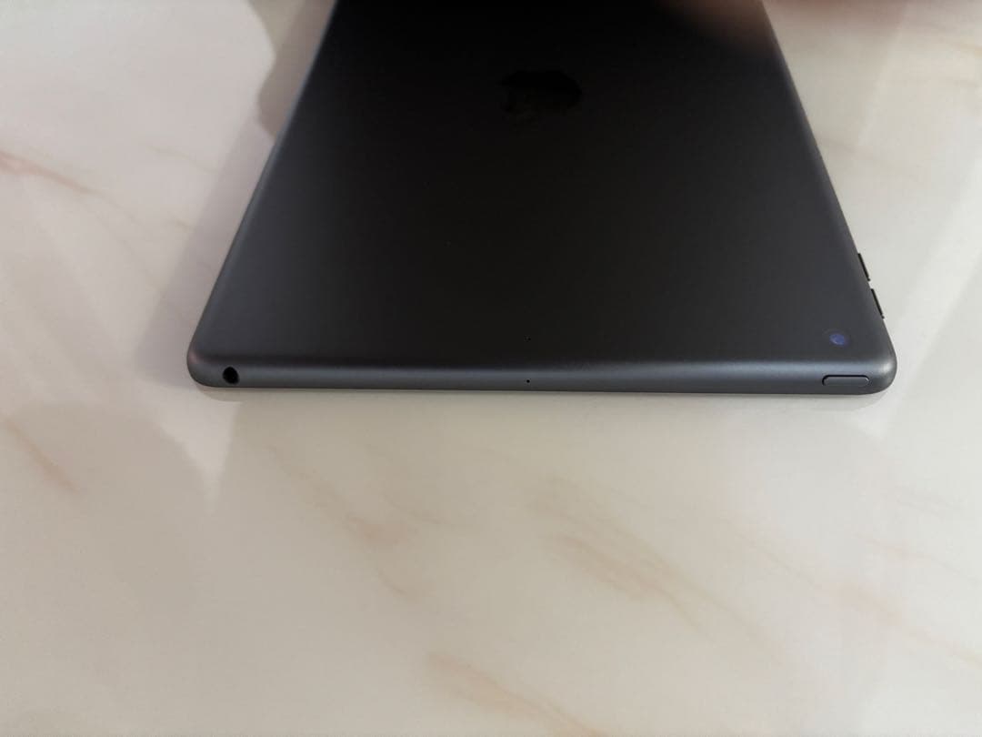 iPad 第7世代 32GB Wi-Fiモデル スペースグレイ