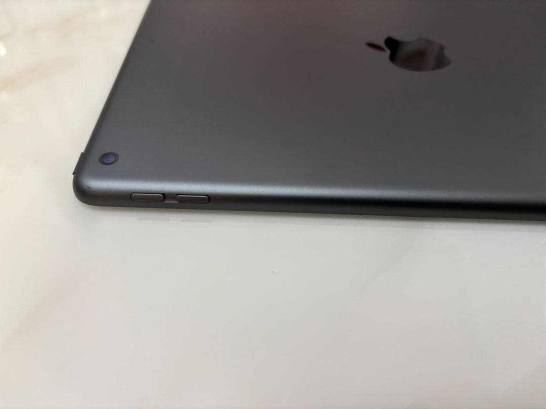 iPad 第7世代 32GB Wi-Fiモデル スペースグレイ