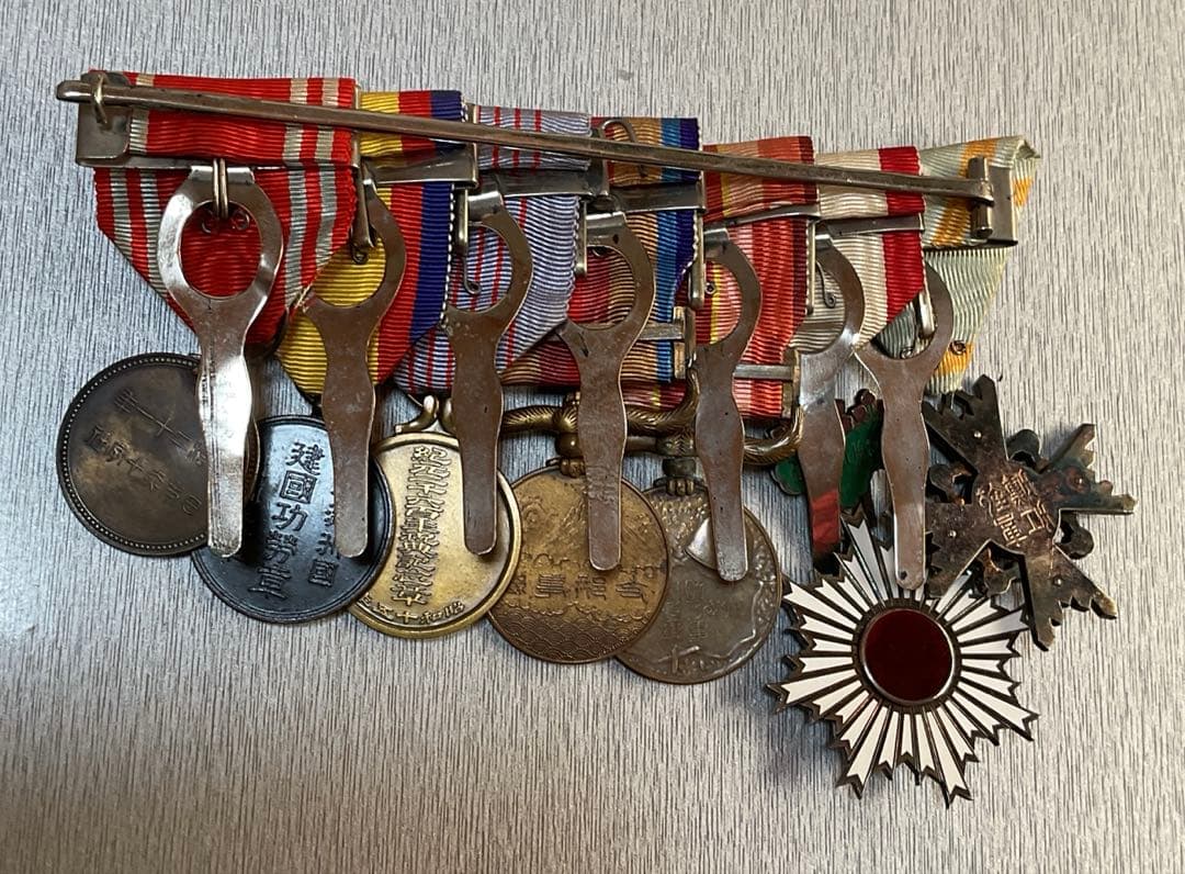 日本軍　勲章　略綬板　装肩章（ケース付き）　まとめ売り