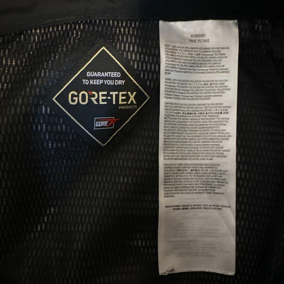 VOLCOM GORE-TEX ブラックスノーボードウェア