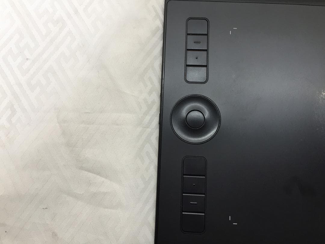 Wacom Intuos Pro PTH-660 ペンタブレット本体