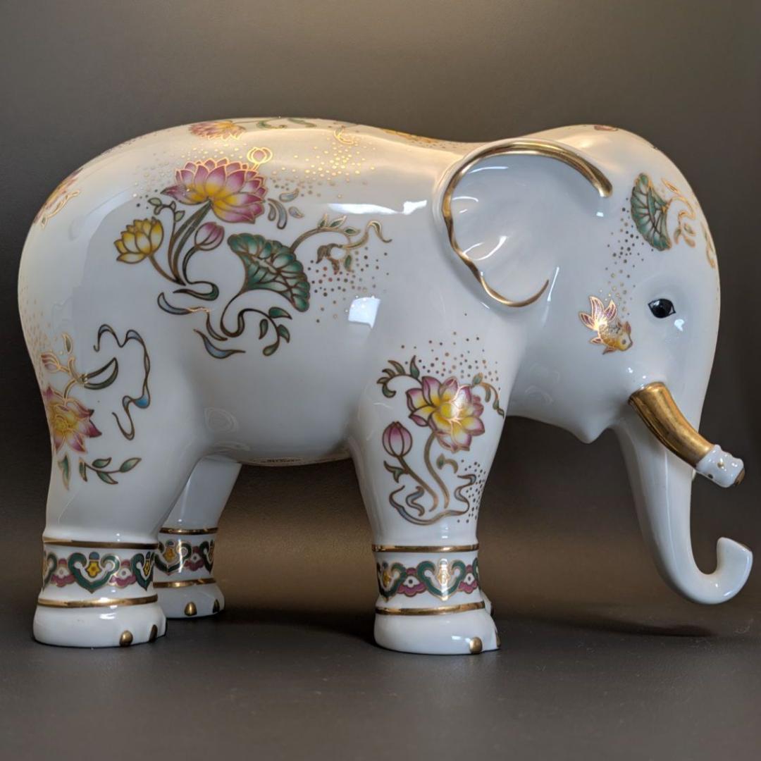 フランクリン・ミント 1989年 皇室の叡智の象 手描き磁器 白象 蓮の花 金彩