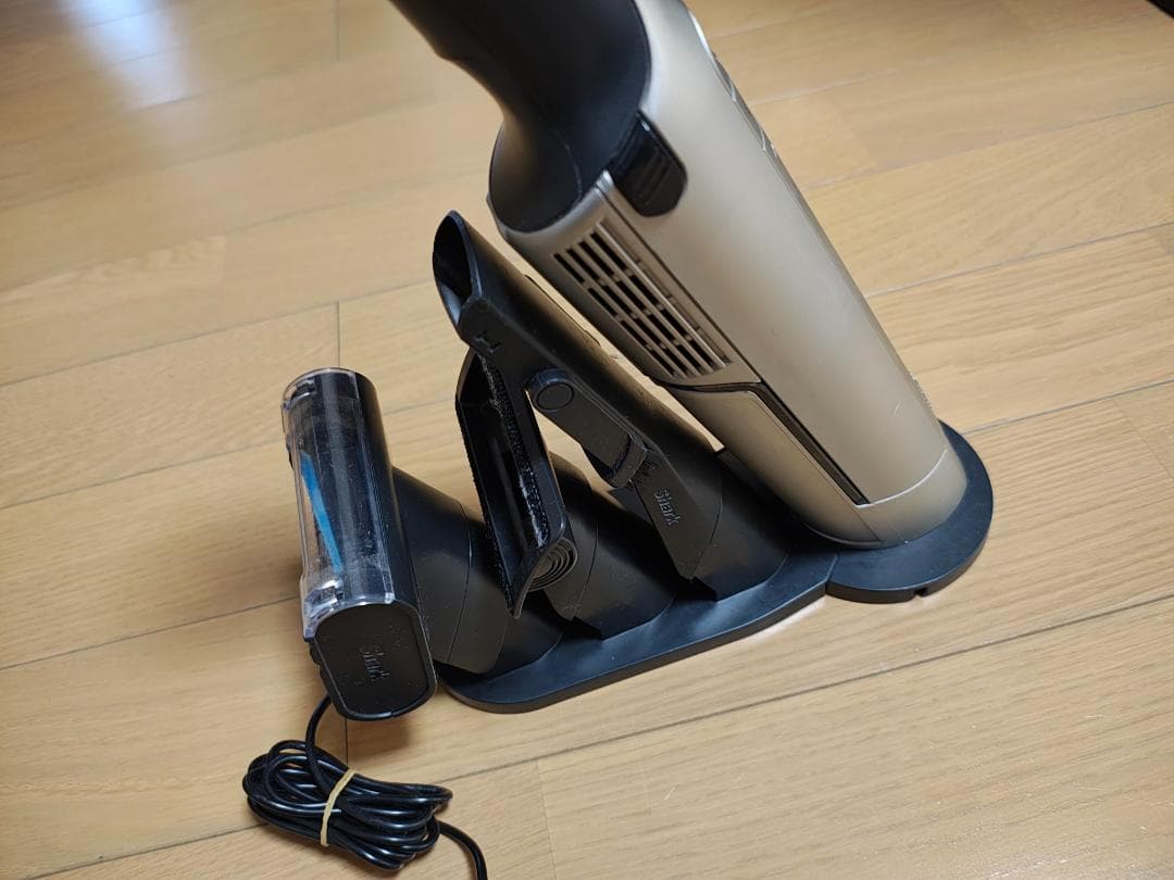 シャーク★ハンディクリーナー★WV406JGG★バッテリー新品と同等★