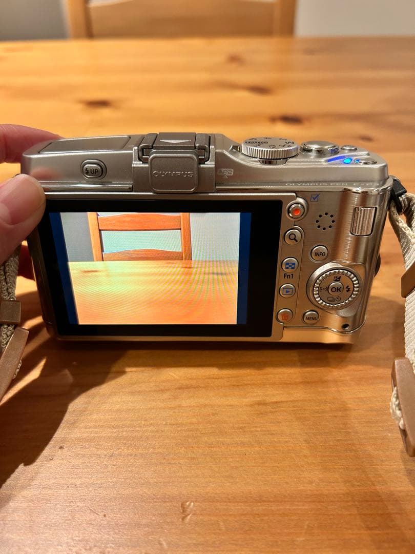 【美品】OLYMPUS オリンパス　ミラーレス一眼 E-P3 レンズキット