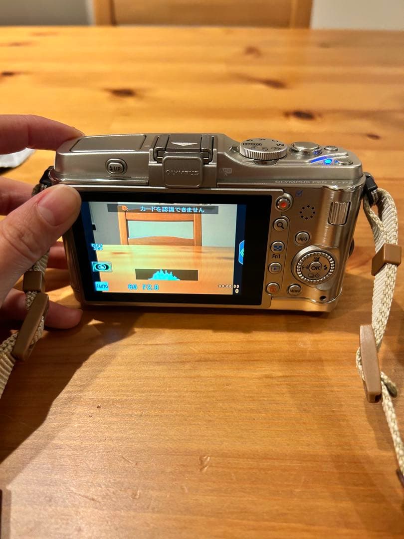 【美品】OLYMPUS オリンパス　ミラーレス一眼 E-P3 レンズキット