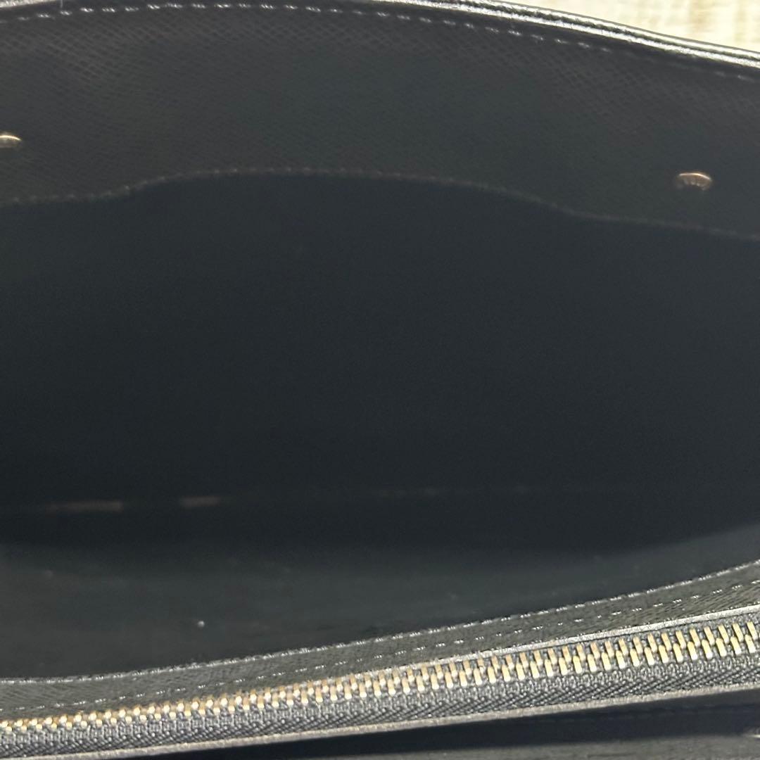 LOUIS VUITTON ルイヴィトン タイガ ポルトドキュマン ロザン