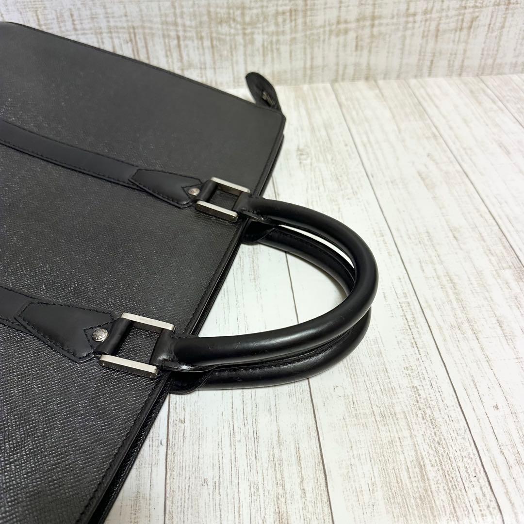 LOUIS VUITTON ルイヴィトン タイガ ポルトドキュマン ロザン