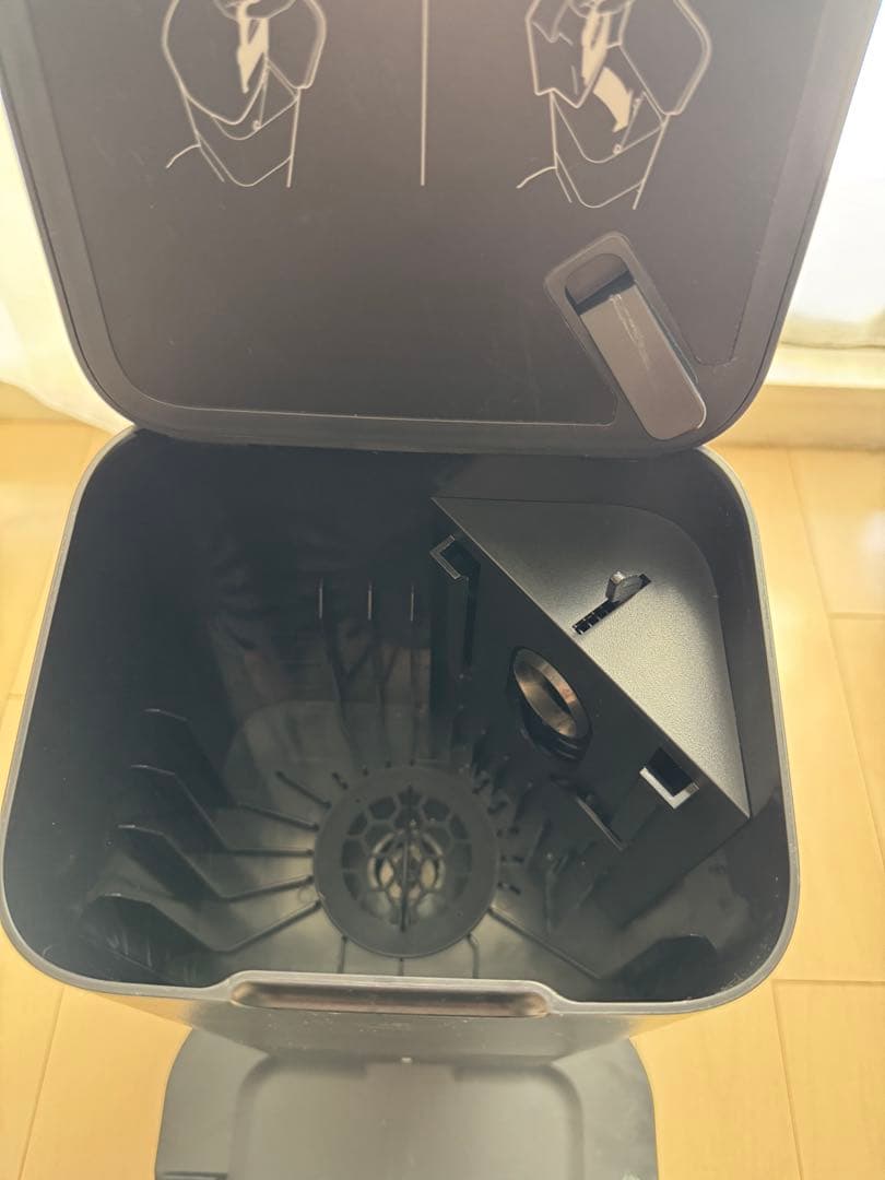 【動作確認・初期化済】ルンバ i3+、デュアルバーチャルウォール、消耗品