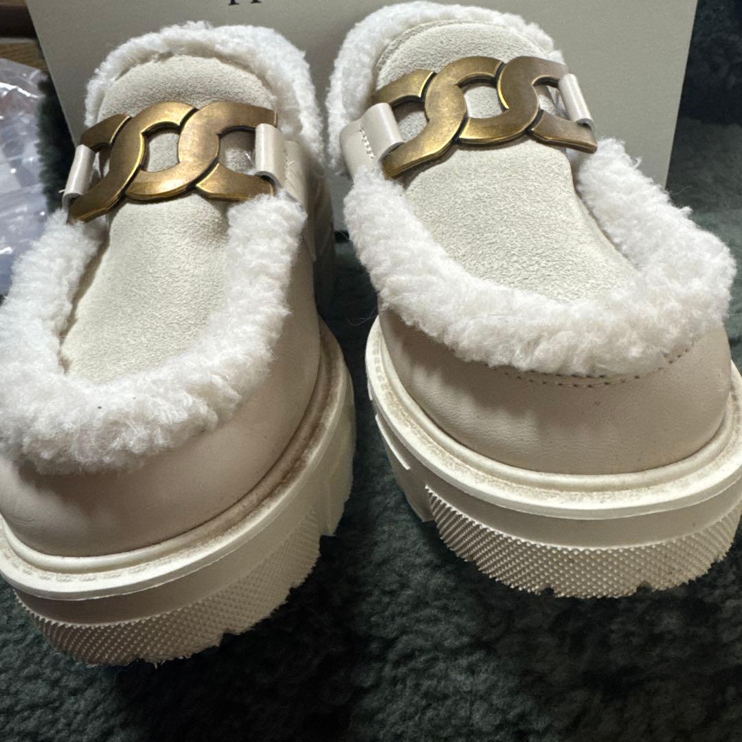 極美品ヒルズアヴェニュー ボア厚底 ローファータンクソール ストーミ アイボリー