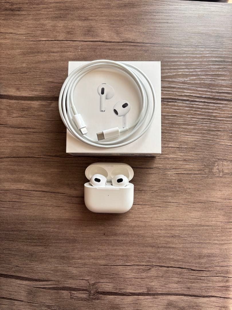 イヤホン AirPods3