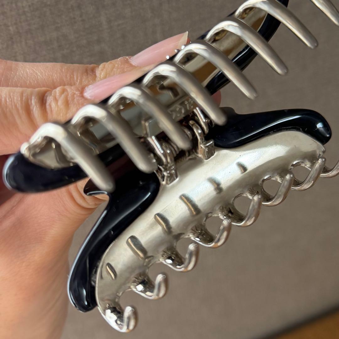 acca ヘアクリップ マーブル　ネイビー　シルバー フラワーモチーフ