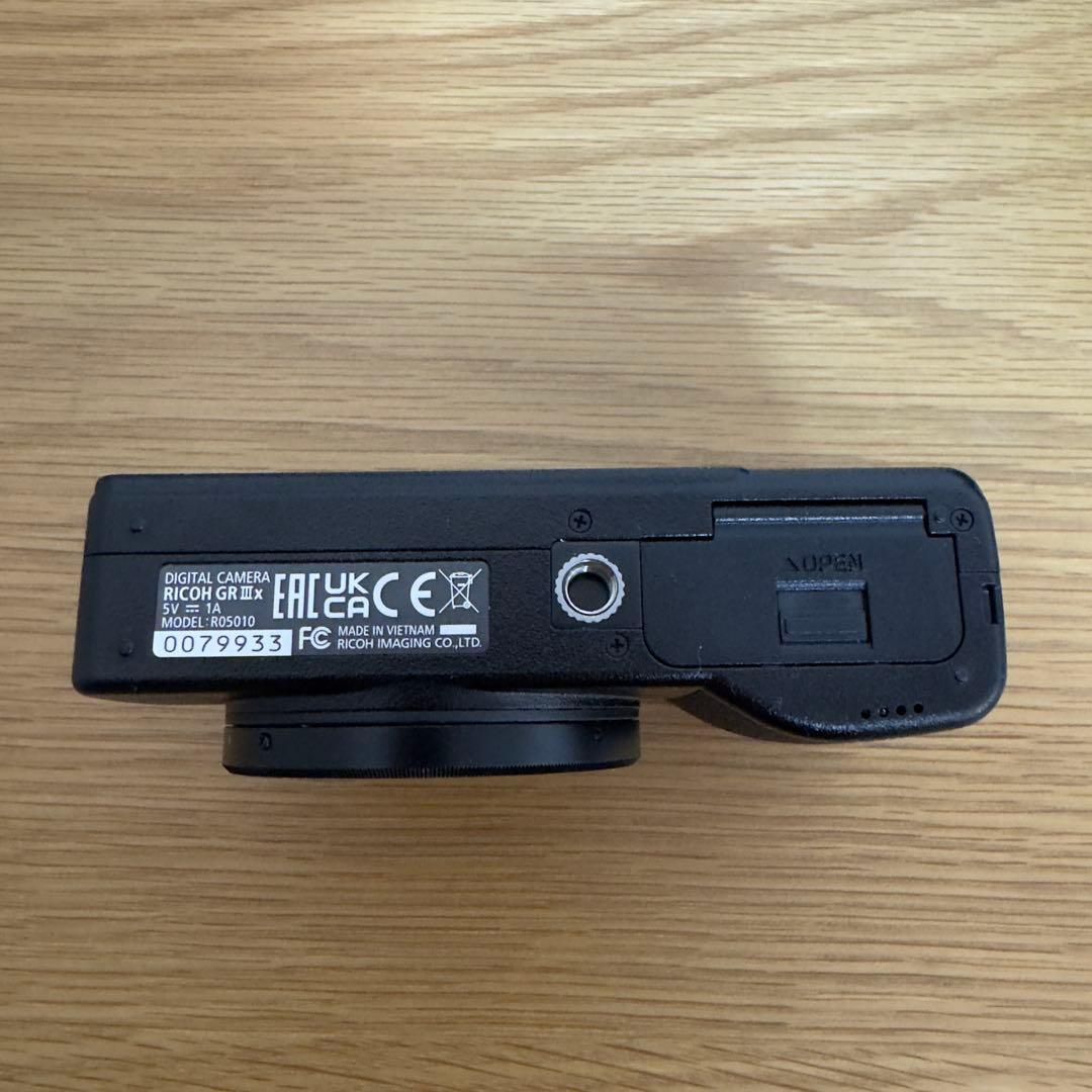 【だうすけ様限定】RICOH GR IIIx 純正ケース、予備バッテリー、充電器