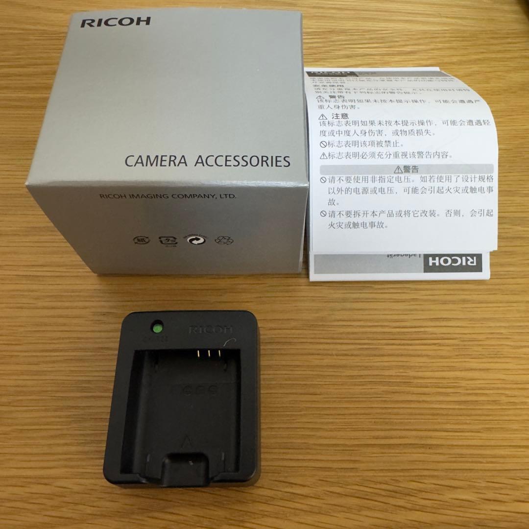 【だうすけ様限定】RICOH GR IIIx 純正ケース、予備バッテリー、充電器