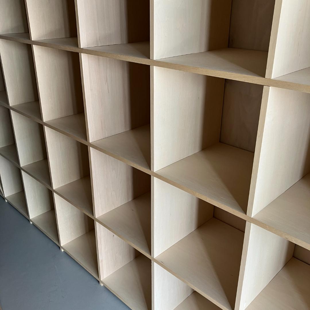 【伊勢原さま専用】マルゲリータ 壁一面の本棚 奥行350mm 縦5コマ×横7コマ