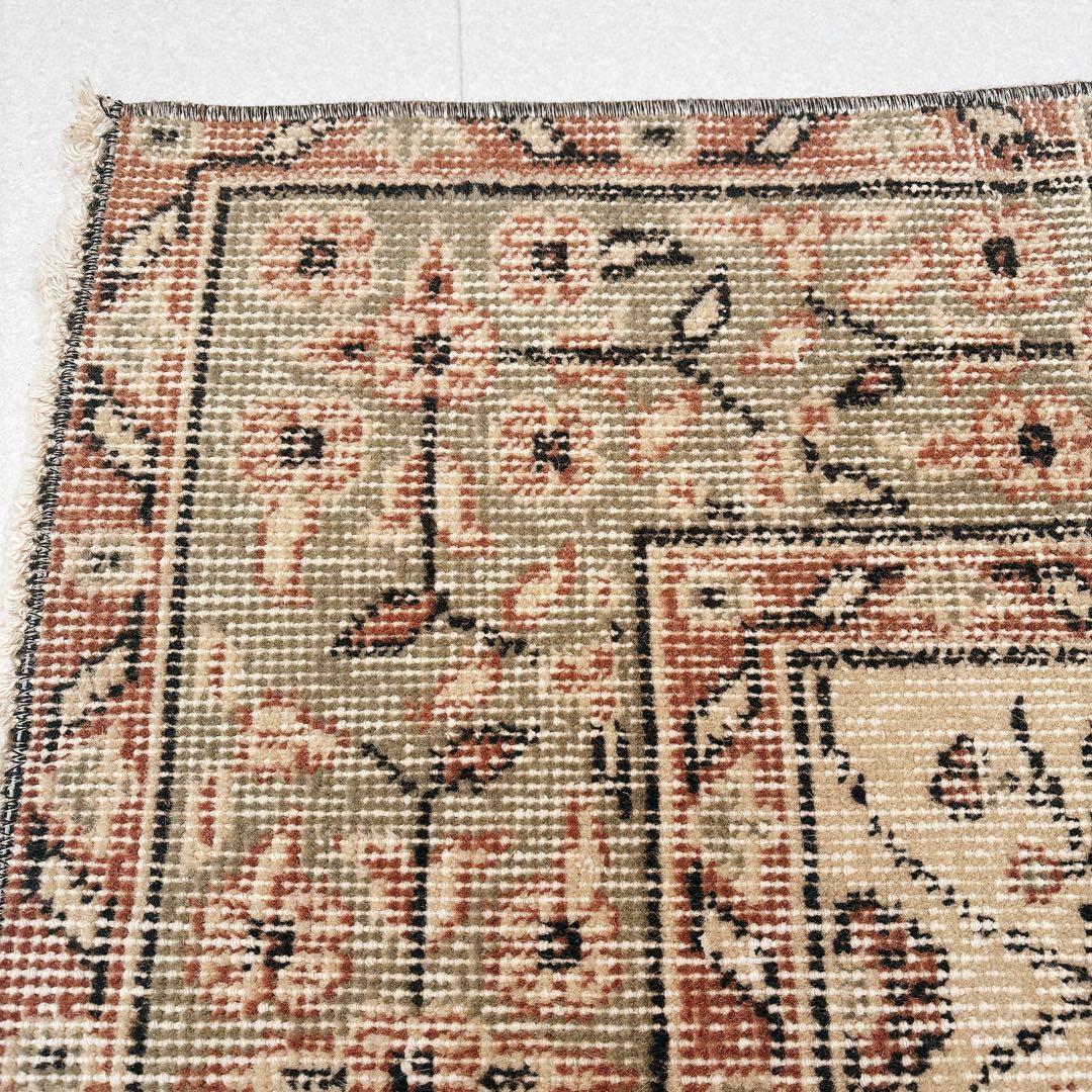 hyokoさま専用トルコ　ヴィンテージラグ　グリーン　ベージュ　フローラル