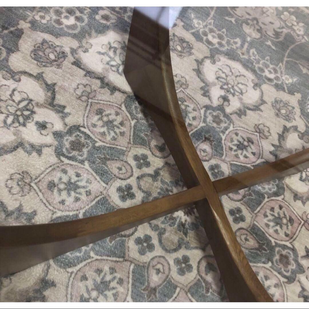 円形ガラス天板のセンターテーブル