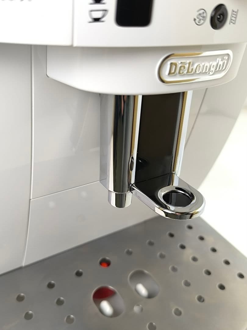 デロンギ　コンパクト全自動コーヒーマシンマグニフィカS ECAM22112W 4