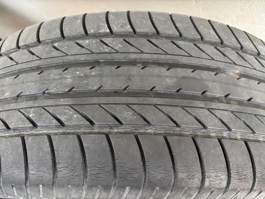 【24時間限定値下げ】17ブラックホイール＆225/60R17タイヤ4本セット