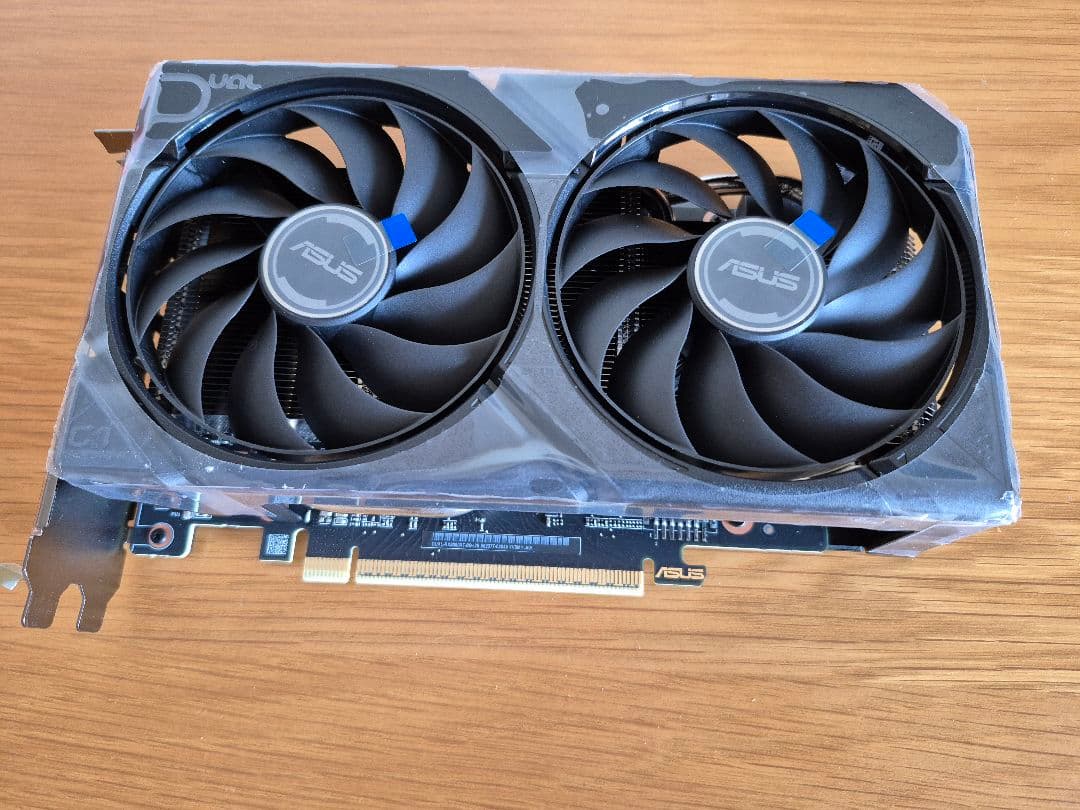 美品 ASUS Dual Radeon RX 9060 XT 8GB
