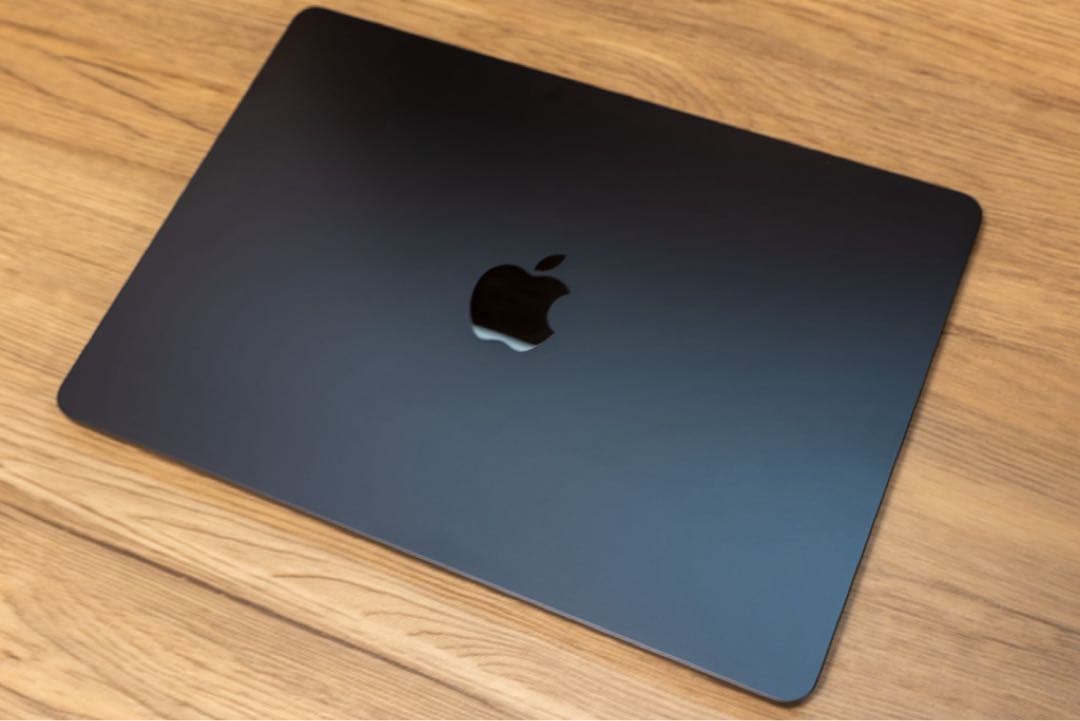 美品 MacBook Air M2 13インチ 256GB バッテリー100%