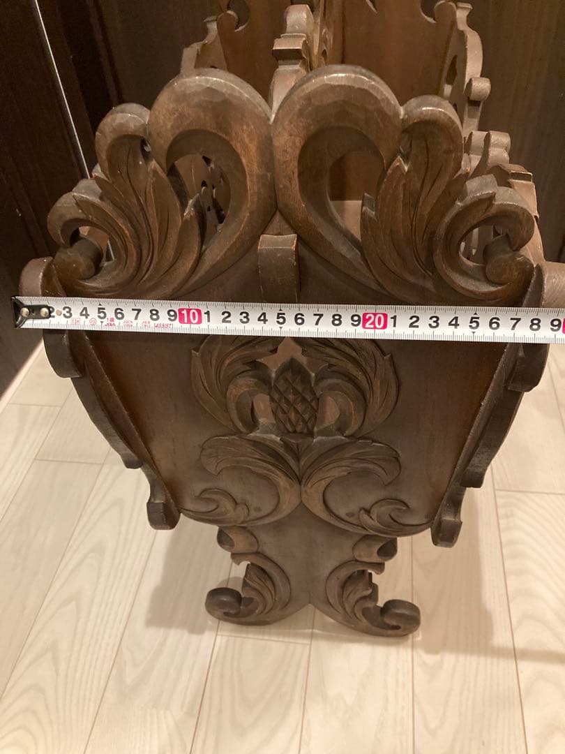 希少　ヨーロッパデザイン　木製彫刻マガジンラック