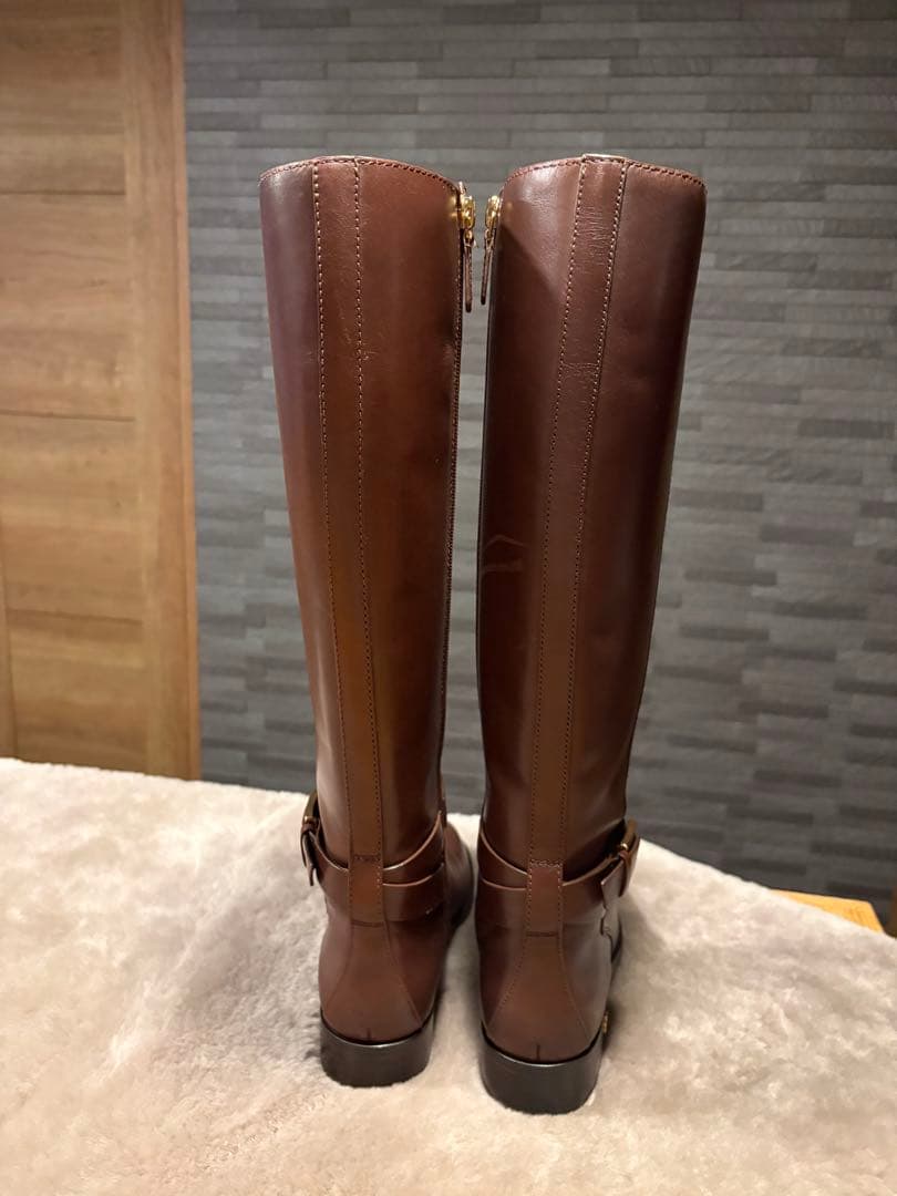 未使用トリーバーチブラウンレザー ロングブーツ ジッパー付き