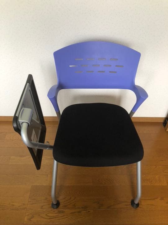 A3サイズの大きなテーブル付き椅子　送料込み