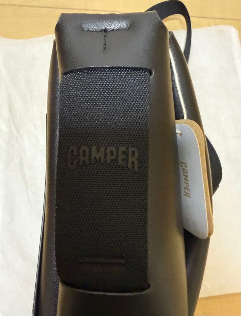 ［カンペール］HECTORショルダーバッグ　CAMPER ブラック　レザー　黒革