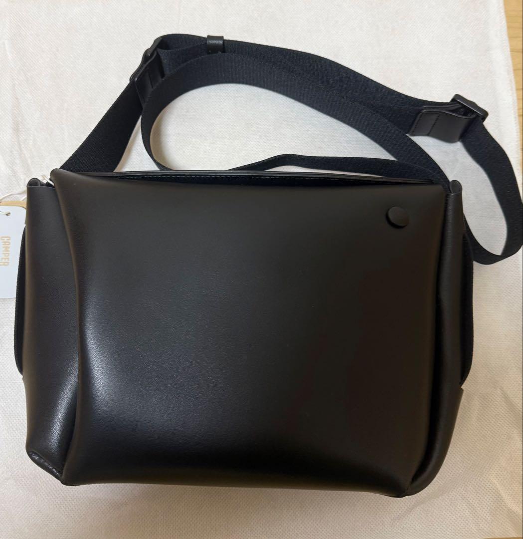 ［カンペール］HECTORショルダーバッグ　CAMPER ブラック　レザー　黒革