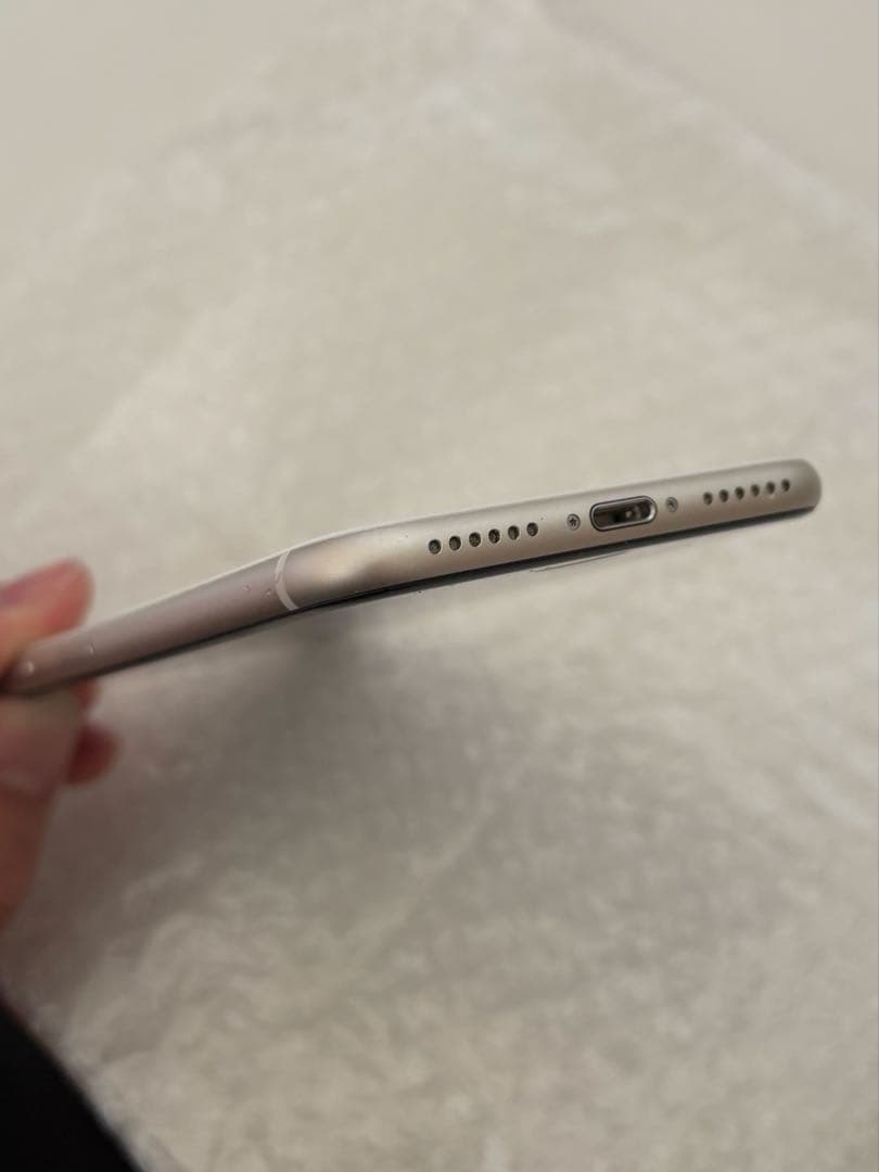 iPhone SE (第3世代) 64GB Starlight