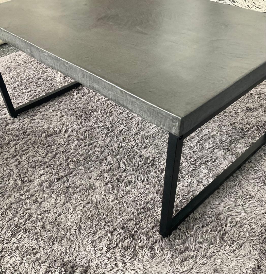 モールテックス　脚付ローテーブル