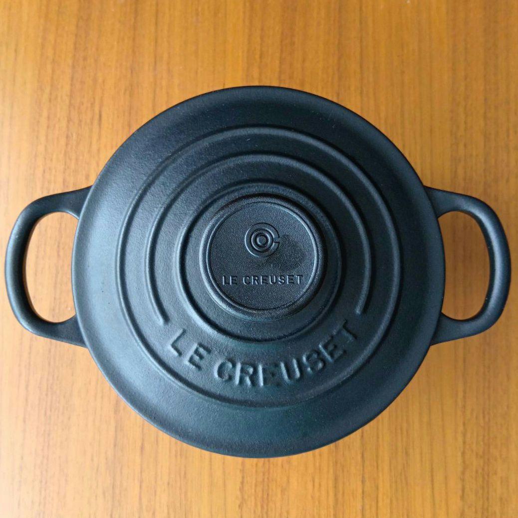 ル・クルーゼ ココット・ロンド 14cm ブラック 付属品あり 1回のみ使用