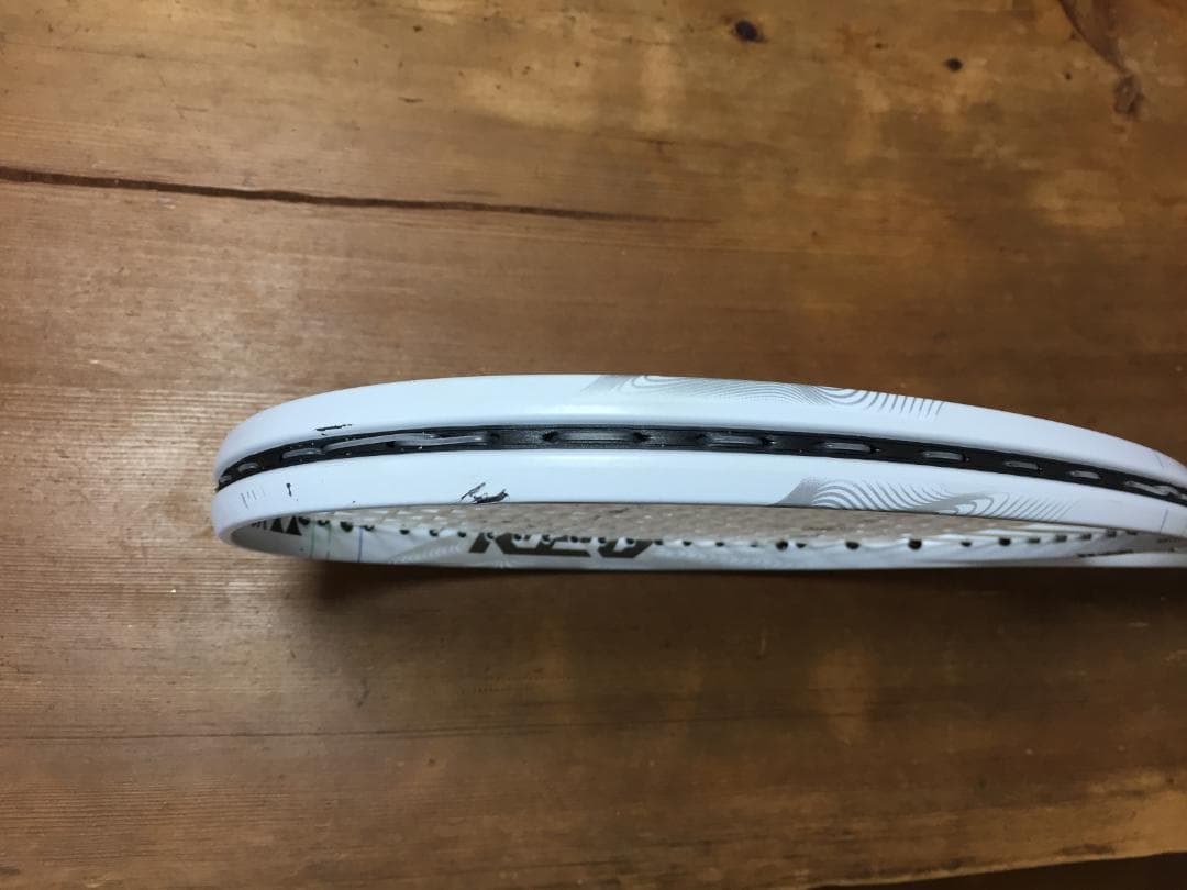 名器 美品　YONEX　NANOFORCE　8V　REV　傷わずか