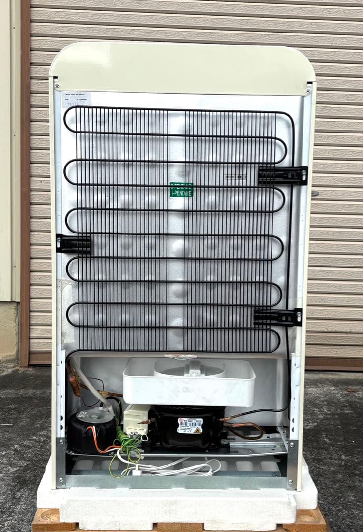 ★未使用★ SMEG社製冷蔵庫 クリーム 100V FAB10RP 右ヒンジ