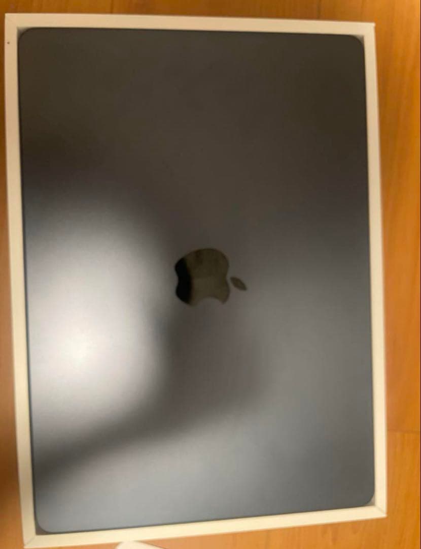 MacBook air M2 13インチ　8コアCPU 8コアGPU