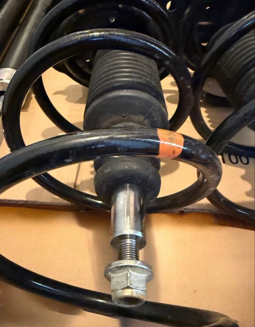 日産リーフ　AZE0　純正サスペンションキット ブーツ破れ無し