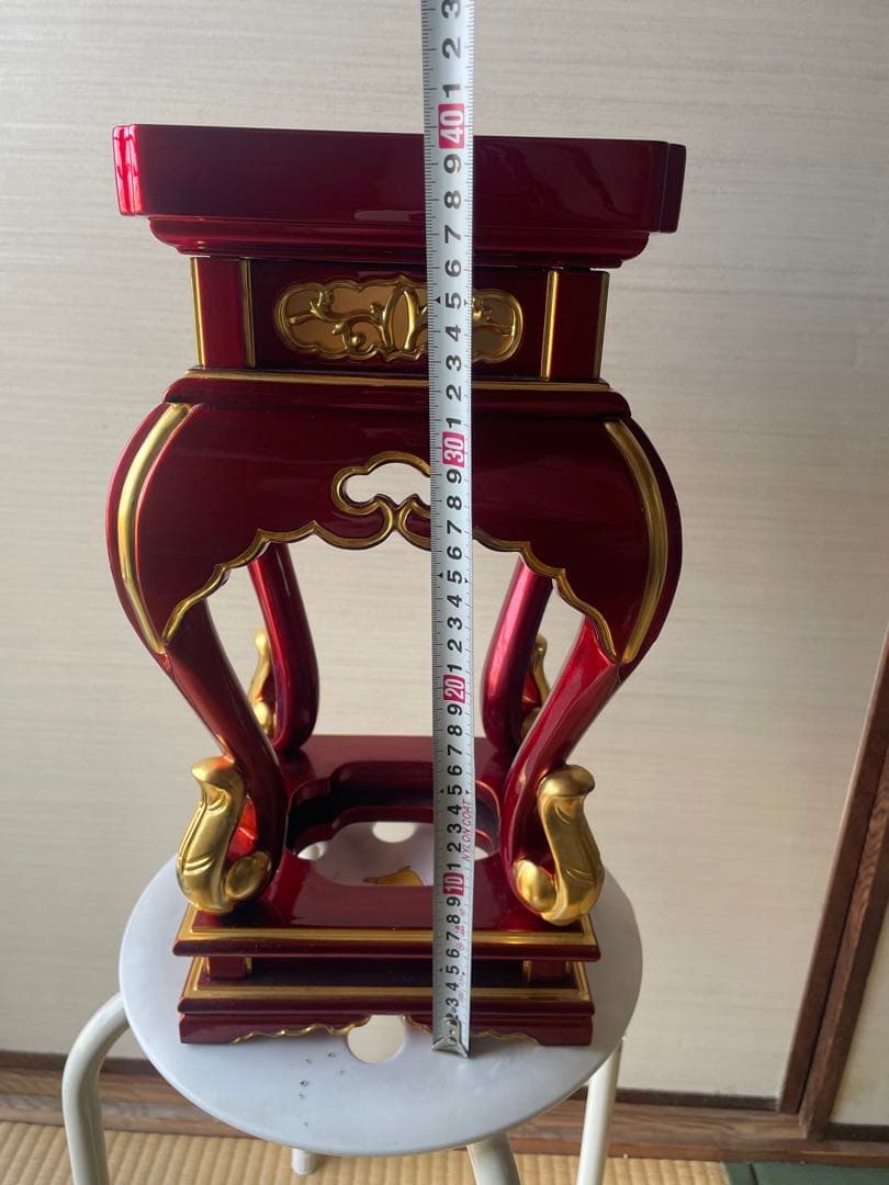 中央香台 : 高さ40cm、天板20cm角