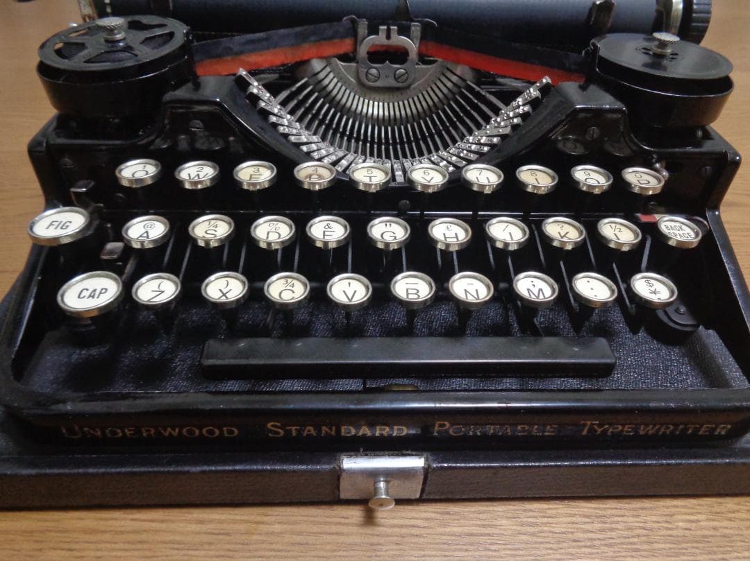 専用　実働品　UNDERWOOD PORTABLE 3BANK タイプライター
