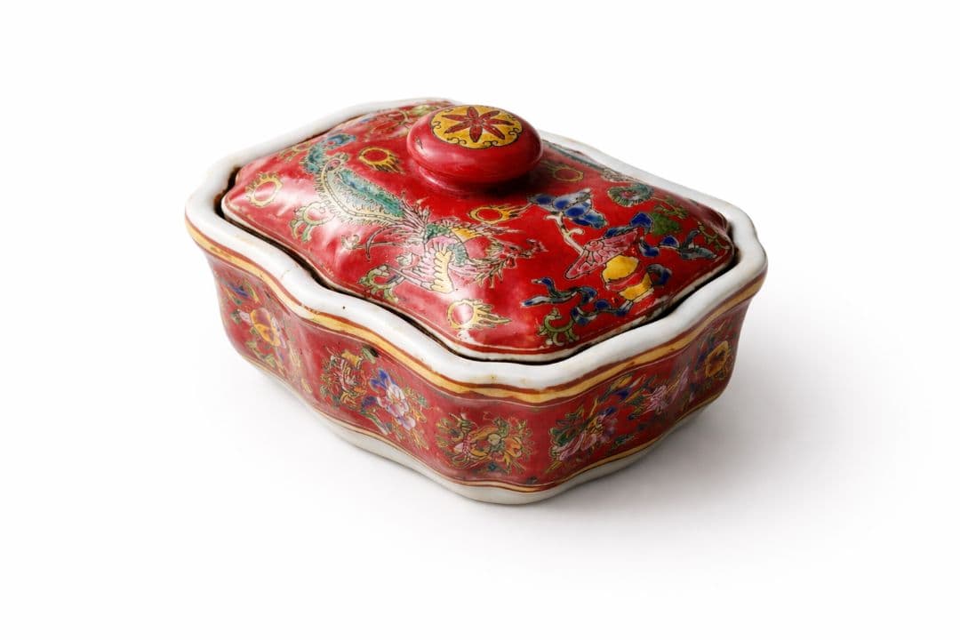 ●中国アンティーク 清朝末期 色絵人物文 蓋付き小物入れ粉彩吉祥文古陶磁香合骨董