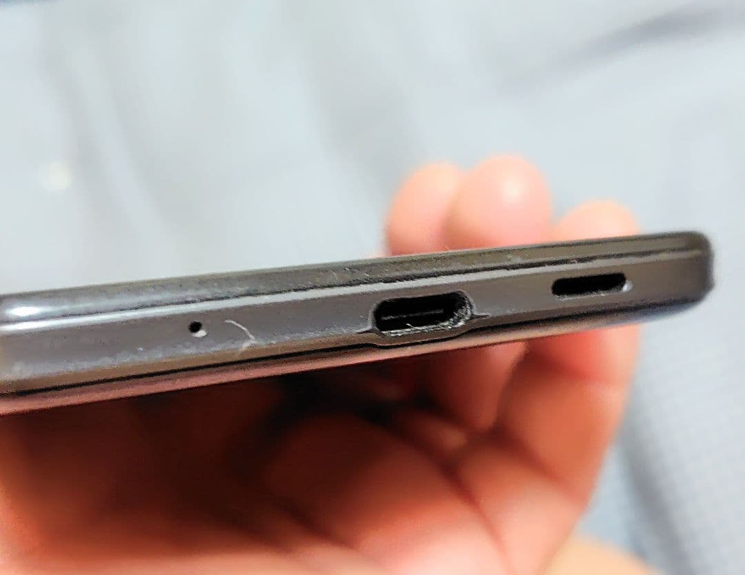 SIMフリー データ消去済みAQUOSZero5 Gベーシック64GB結構綺麗