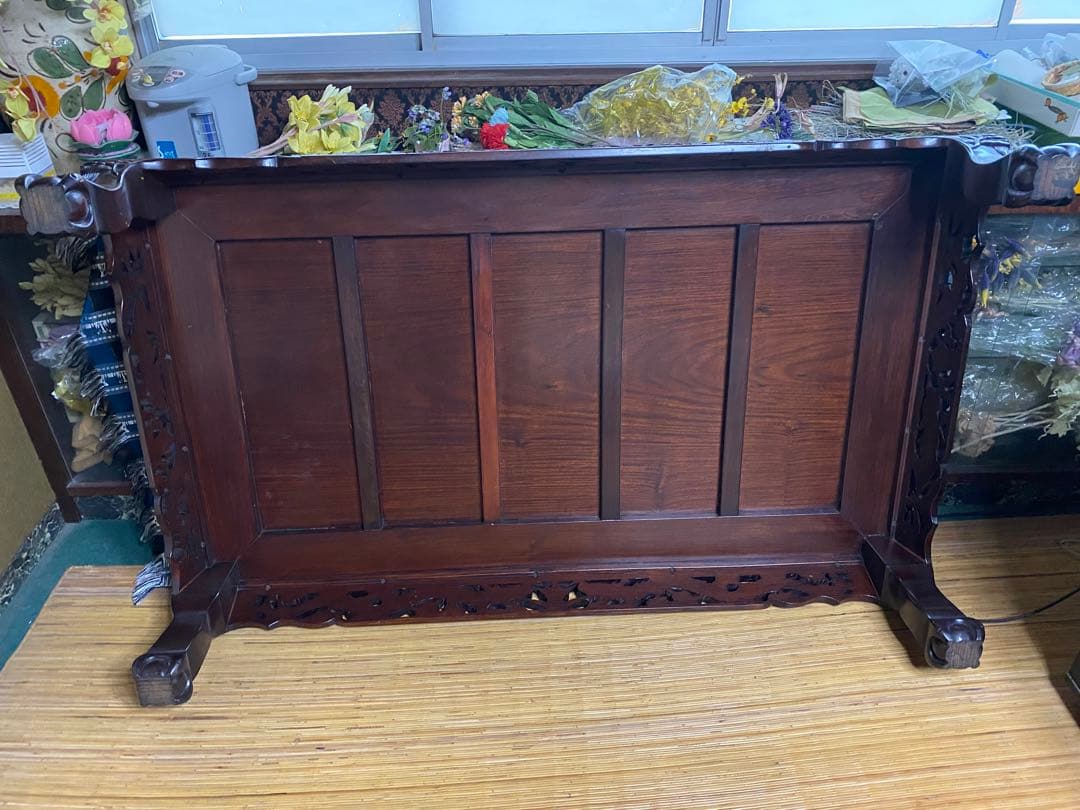 値下！高級唐木　獅子龍彫刻付漆仕上長座卓　150cm幅テーブル一枚板　ガラス板付