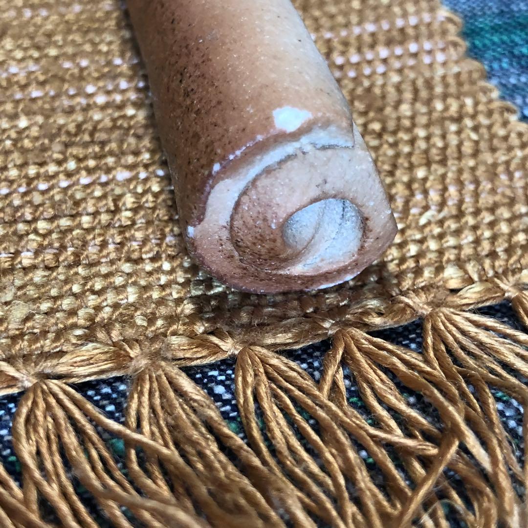 家庭画報掲載陶芸家作　信楽焼焼き締めカトラリーレスト3本セット　ウコン染絹敷物