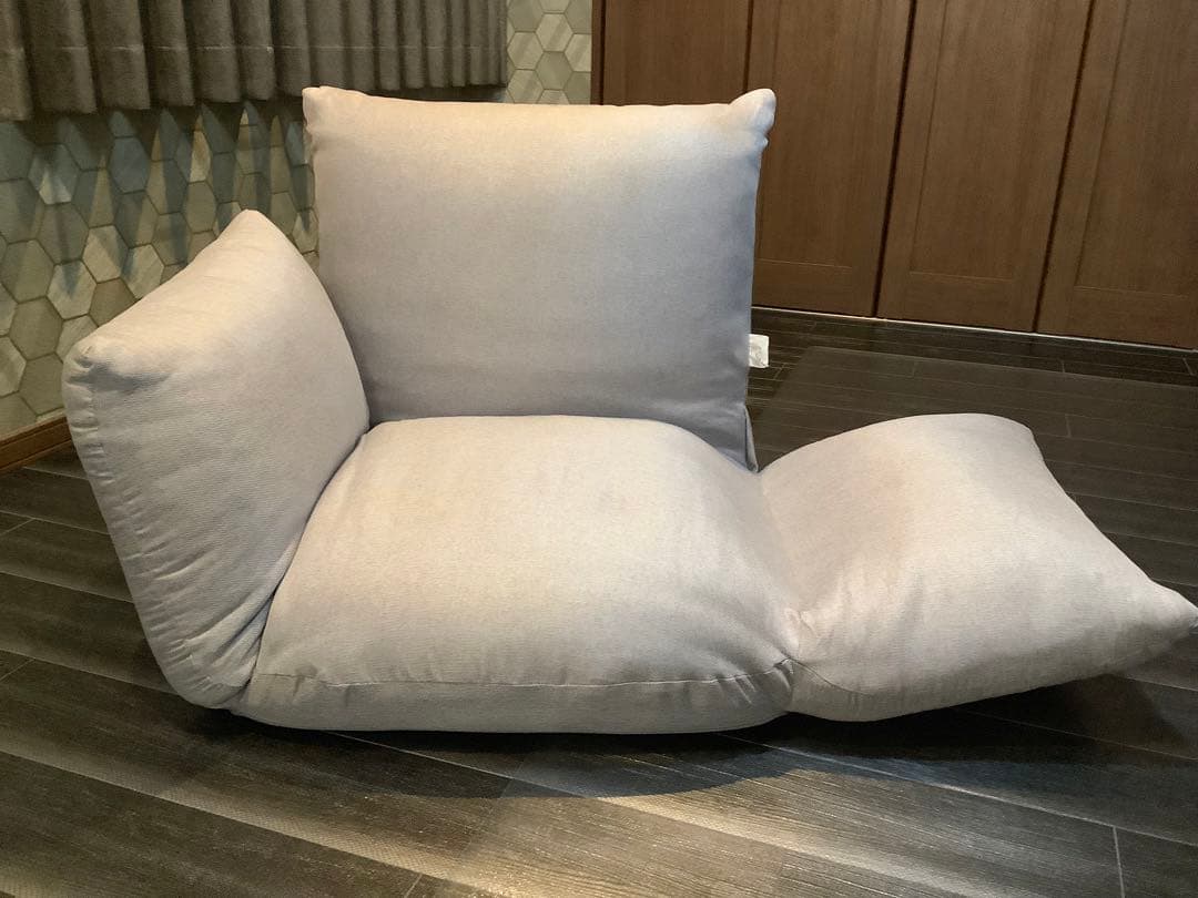 チーコ　リクライニング　フロアソファ