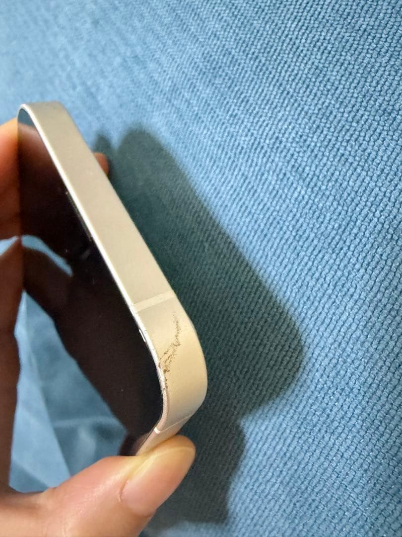 Apple iPhone 13 ホワイト 本体とケーブル