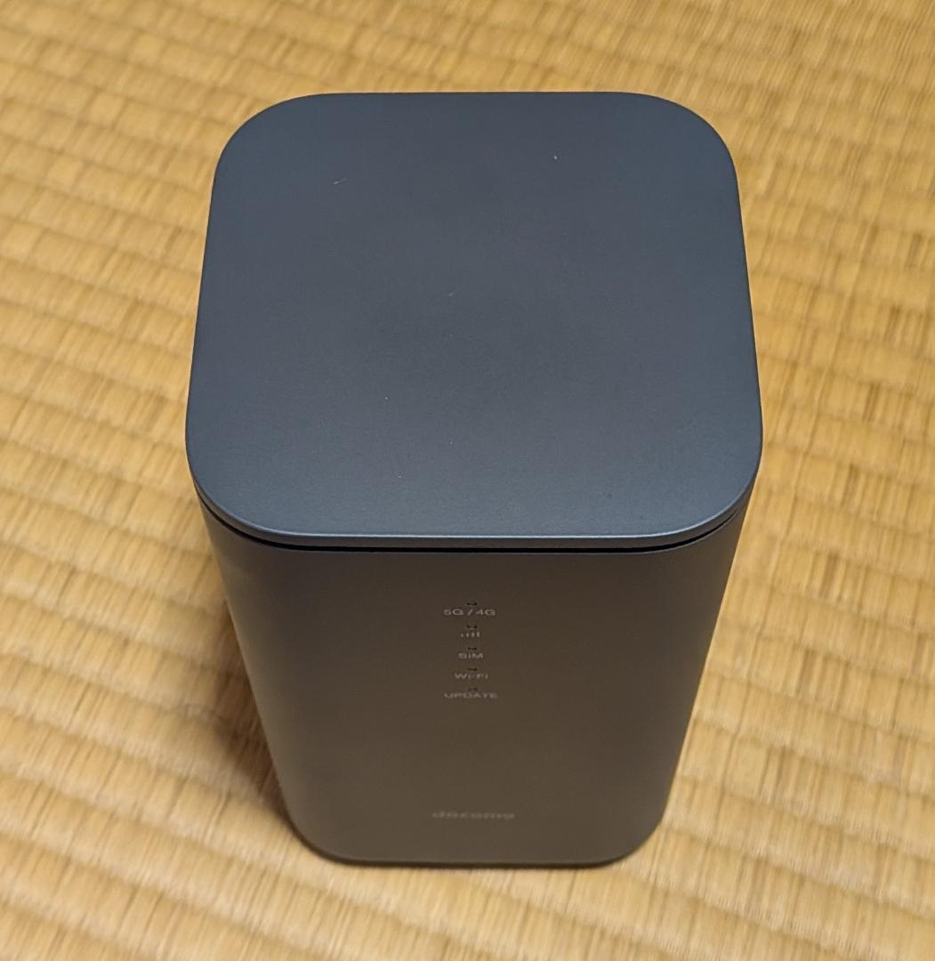 docomo  5G HR02 本体｜付属品付き•初期化済・即利用可