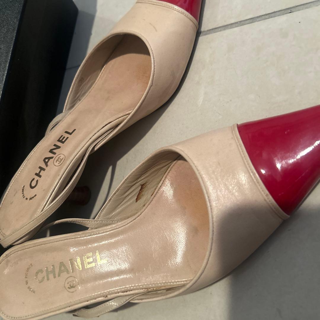 シャネルバックベルトシューズ