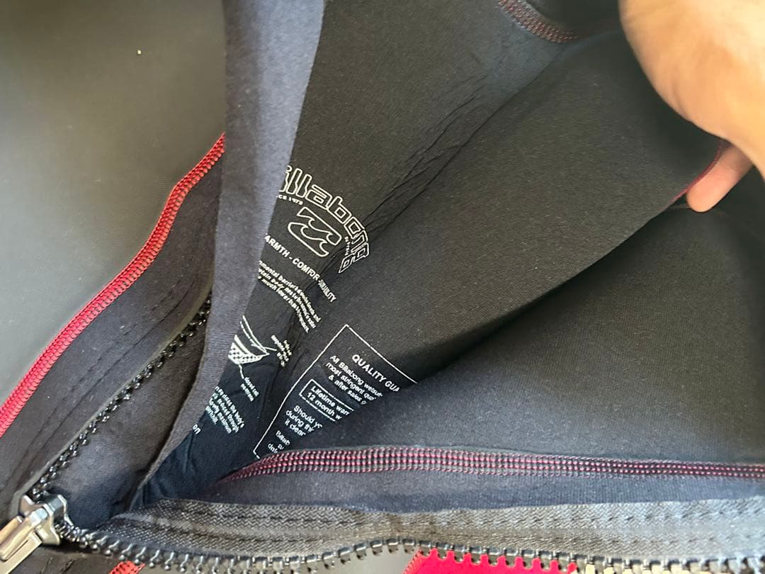 Billabong フルスーツ ウェットスーツ 黒/赤