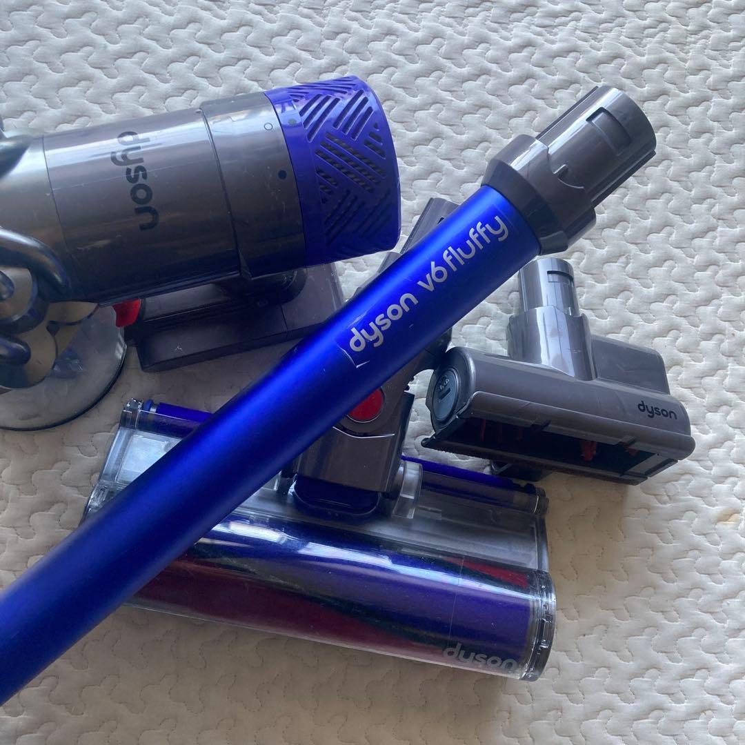 ジャンク品　Dyson V6 fluffy